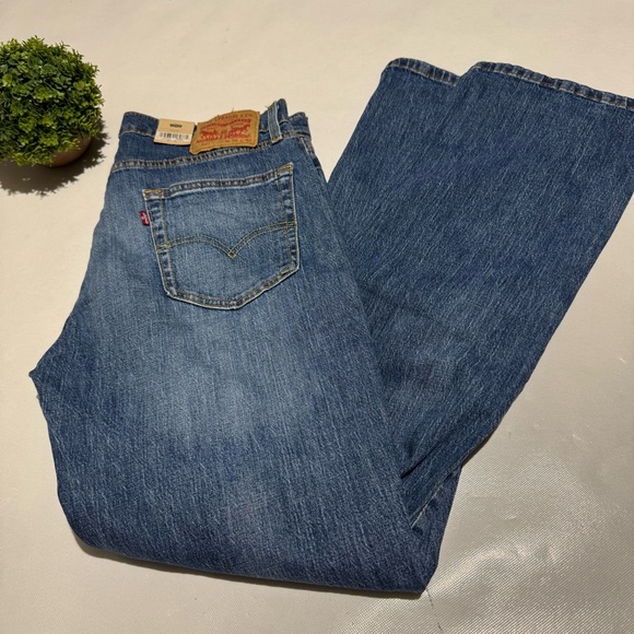 Levi’s NWT 527 Slim Bootcut Medium Wash Denim Jeans Mens Size 31x32 - Picture 1 of 5